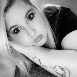 Meet your Posher, Brittney